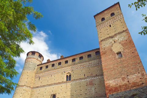 serralunga-dalba-kasteel-piemonte-italie