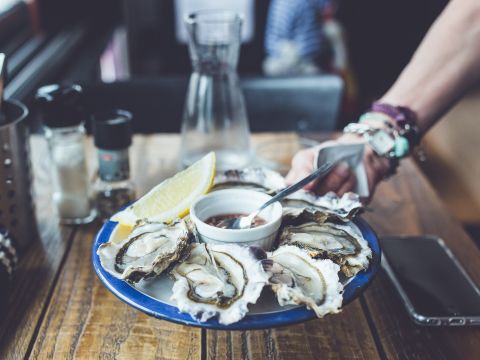 zeeuwse-oesters-zeeland-schelpen-eten-gastronomie
