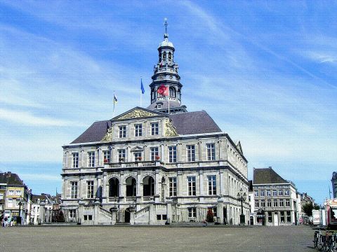 maastricht-stadhuis-limburg-nederland