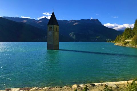 Kirchturm von Graun im Reschensee