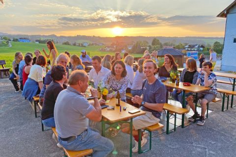 Abendstimmung beim Sommerfest 2021 in Obertrum