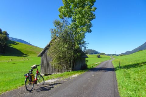 Radweg mit Eurobike-Fahrrad