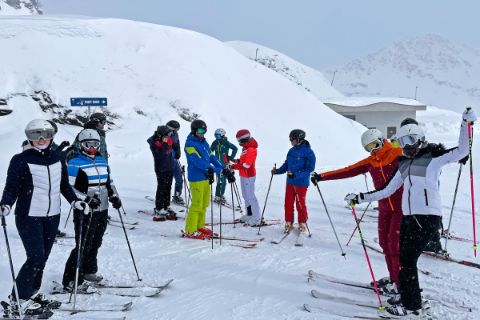 Skiegruppe in Obertauern