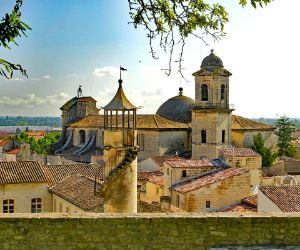 Blick über das wunderschöne Stadt Beaucaire