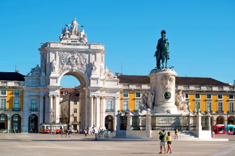 Der Praca do Comercio und das Eingangstor zu Lissabons Altstadt