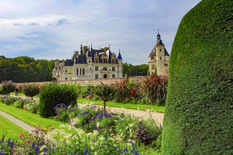 Castle Chenonceaux along the Loire cycle path