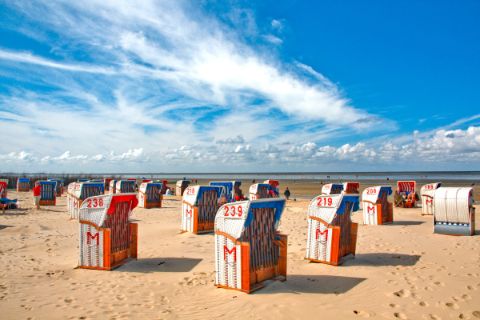Strandkörbe am Strand in Cuxhaven