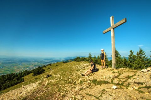 Summit hike at the Jura