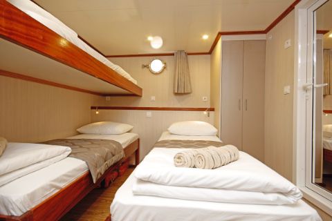 ms aria three-bed cabin
