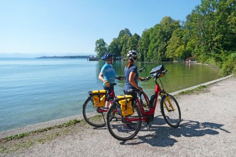 Cyclist at lake Starnberg