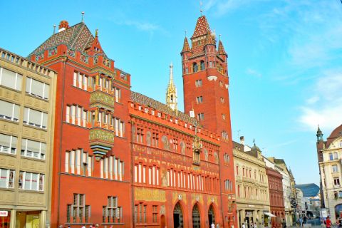 Das reich geschmückte Rathaus in Basel