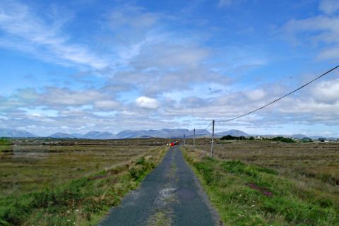 Einsamer Radweg in Irland