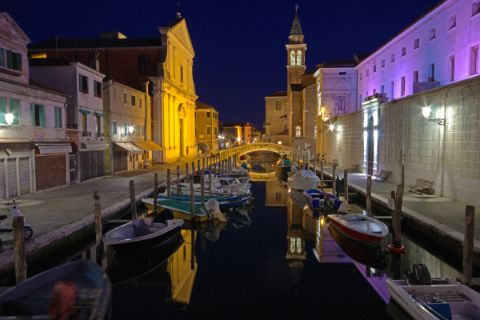 Kanal in Chioggia bei Nacht
