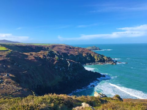 Hiking panorama of Cornwall's cliffs