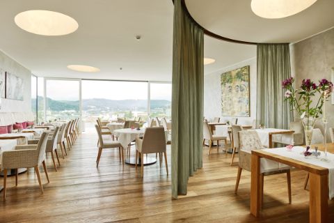 Dining area at Villa Hügel