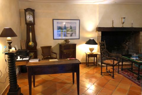 Lounge area at Hôtel Le Moulin de la Beune in Les Eyzies