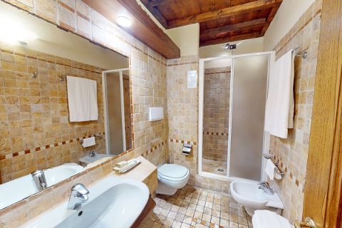 Bathroom in Hotel Palazzo Squarcialupi