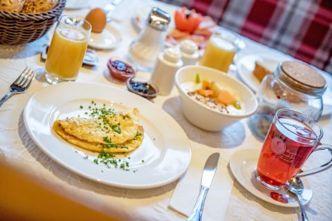 Breakfast at Hotel Grauer Bär