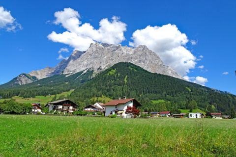 Wonderful hiking view to Zugspitze