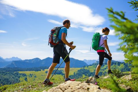 Hikers on the alpine hiking trail in the Salzkammergut