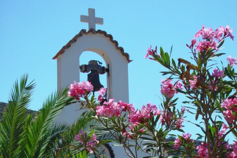 Glockenturm einer Kirche auf Kreta