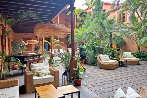 Courtyard of the Hotel La Quinta Roja