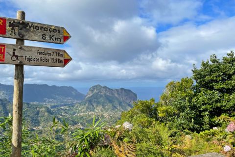 Wanderwegweiser auf Madeira