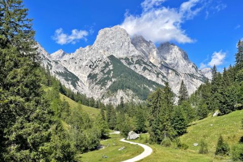 Mühlsturzhörner Hiking Trail in Berchtesgaden National Park
