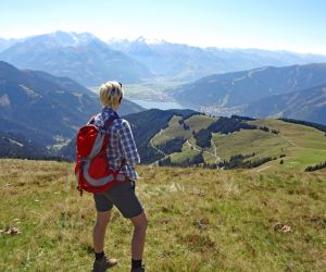 Alpine pastures hike with views of the Hohe Tauern