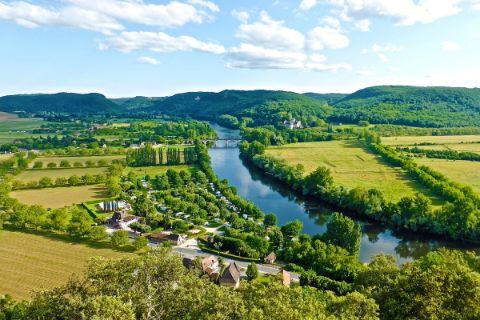 Walking paths always with beautiful view to river Dordogne
