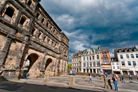 Wandern zur Porta Nigra in Trier