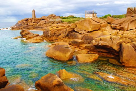 Breathtaking granite coasts on the hiking holiday in Brittany