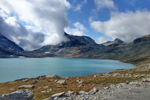 Good hiking trails along the colourful mountain lakes