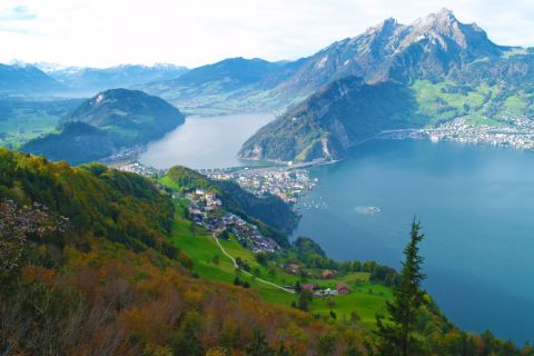 Hiking panorama at Lake Lucerne
