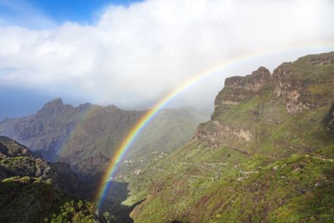 Hiking holidays on Teneriffa with scenic views and rainbows 