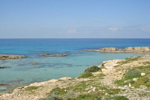 Türkisblaues Meer in Zypern