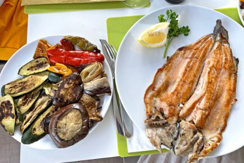 Gemüse mit Fisch in Riva