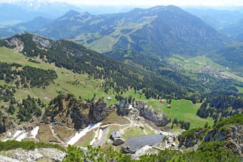 Spektakulärer Wanderausblick vom Gipfel des Wendelsteins