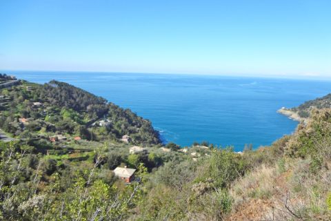 Mediterranean hikes with seaview