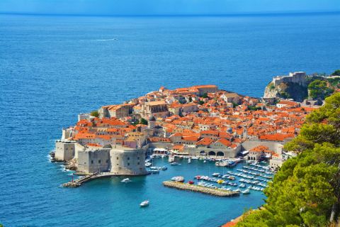 Kleine Stadt an der kroatischen Küste
