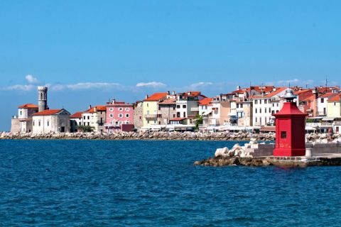 Küstenstadt auf der Wanderreise in Istrien