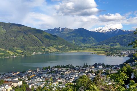 Valley view of Zell am See and the Zeller See