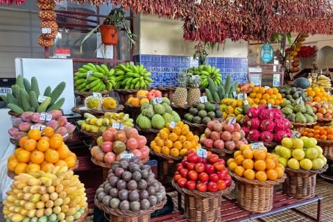Wandern durch den Obstmarkt in Funchal